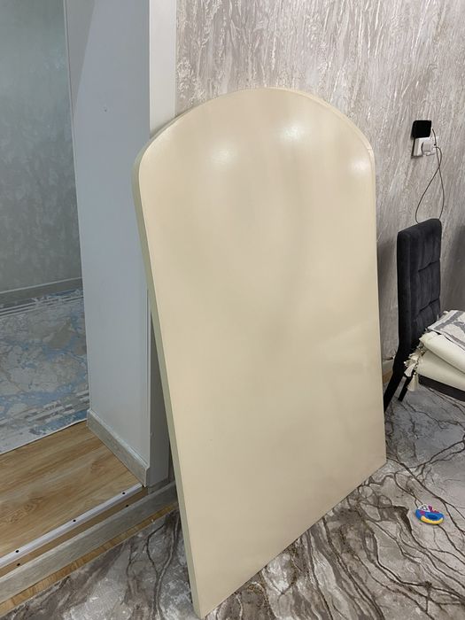 Срочно продам стол