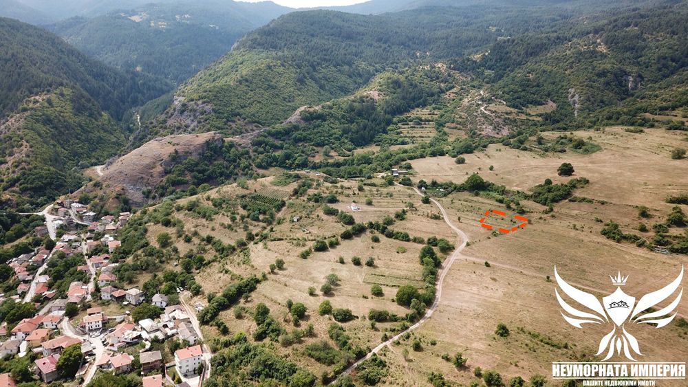 Продавам земеделска земя 362кв.м. в село Орехово обл.Смолян