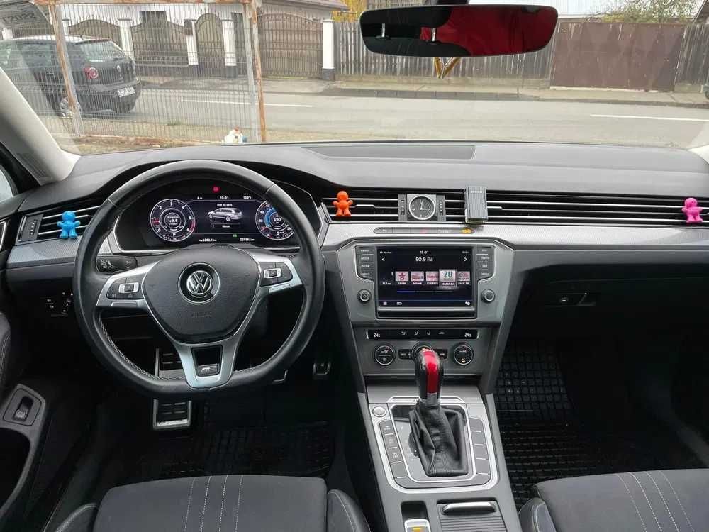 Volkswagen Passat B Alltrack R Line Virtual Cockpit Keyless Distronic