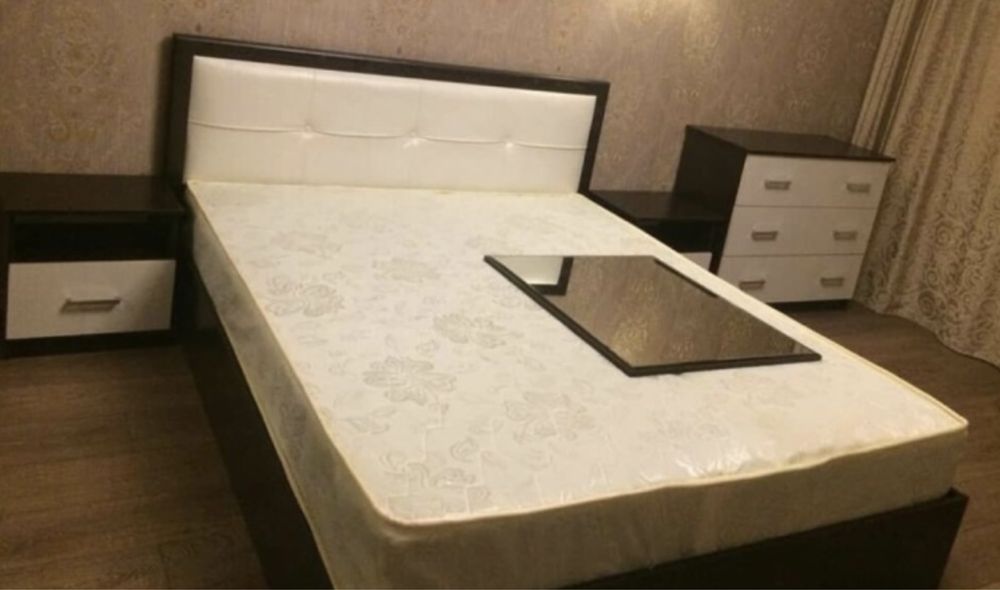 Продам спальный гарнитур