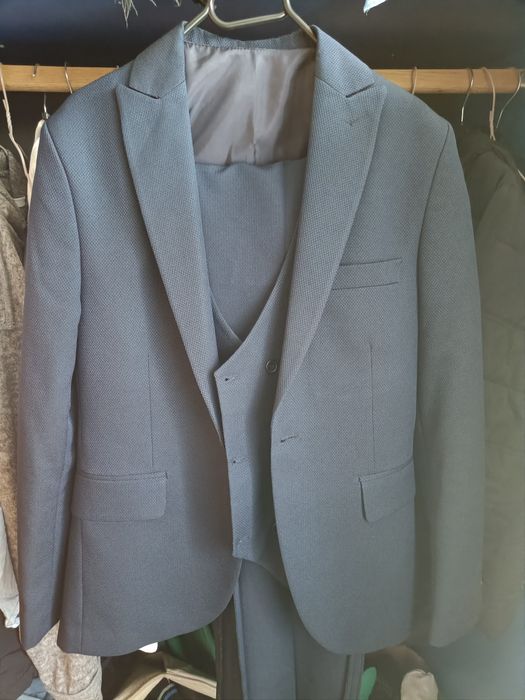 Vand costum bărbați ,albastru închis ,e compleu întreg