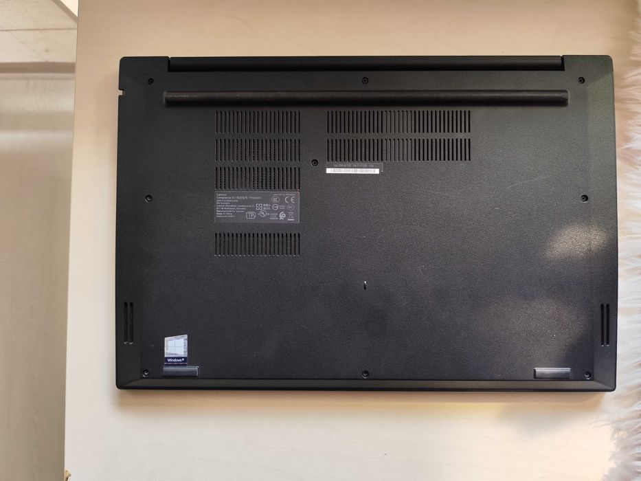 Lenovo ThinkPad E590 15.6" 1920x1080 i5-8265U 16GB RAM 500GB SSD