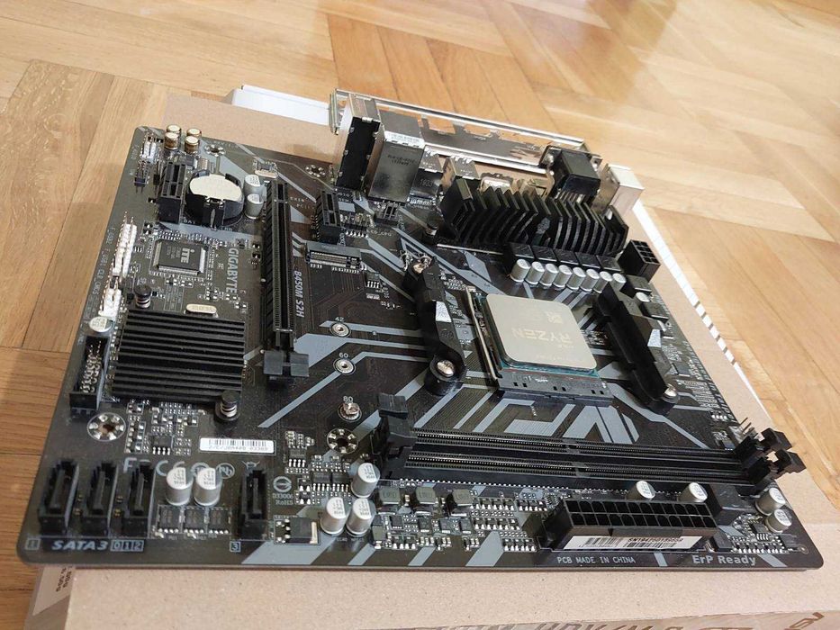 AMD Ryzen 7 3700X + Gigabyte B450M S2H