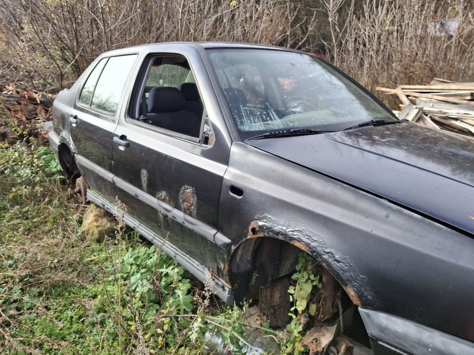 Фолксваген венто 1,9  тди 90кс. Volkswagen Vento 1,9 TDI 90hp. На част