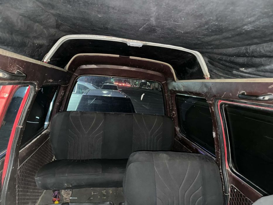 Damas 1995 yil , rangi kizil , propanda yuradi