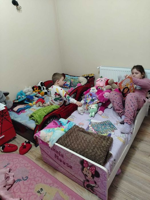 Pat copii Spiderman și Minnie Mouse