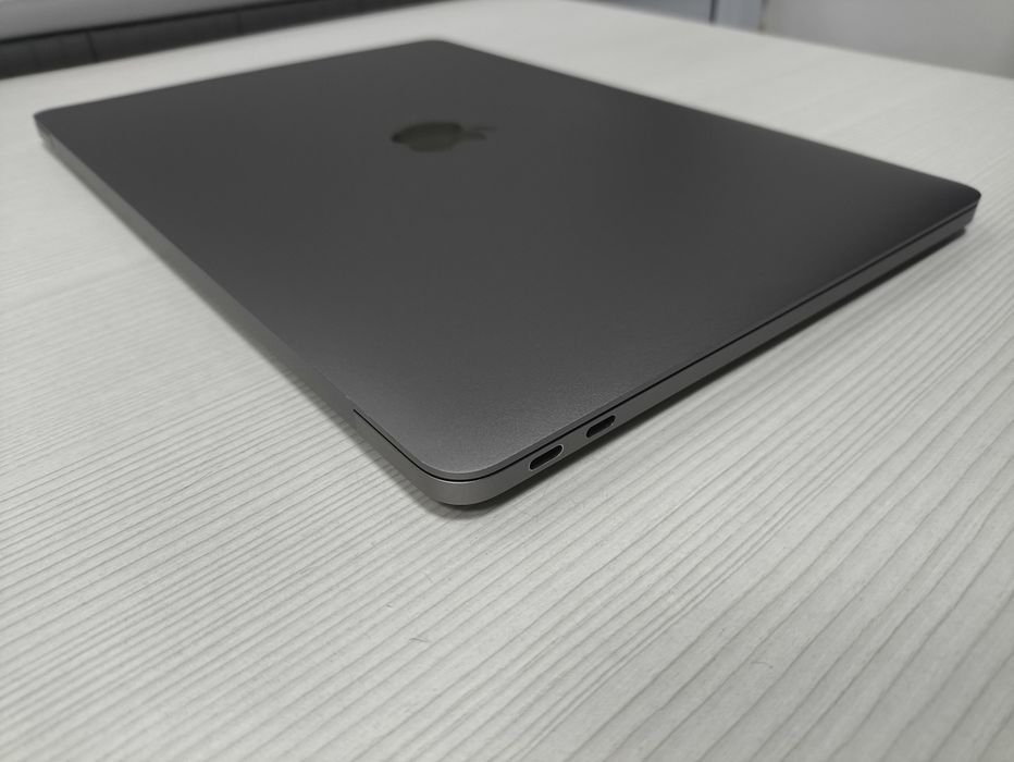 MacBook Pro 2017 Core i5 / 8GB RAM / SSD 128GB