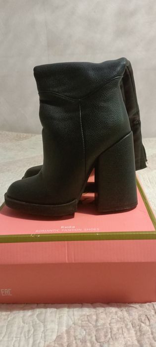 Продаю ботфорты новые