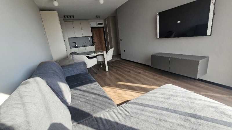 Дава се под наем Тристаен апартамент в София, Студентски град - 105 кв.м за 1020 € - Снимка #2