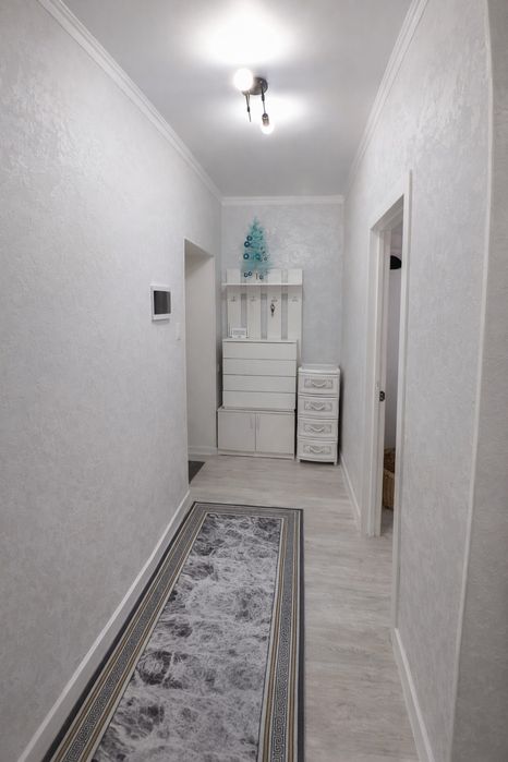 Продам квартиру 40кв м .