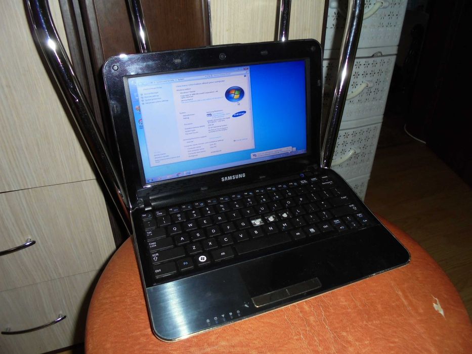 Netbook Samsung NF210-N550 1.5GHz, 2GB .Pret-250 de LEI Negociabil .
