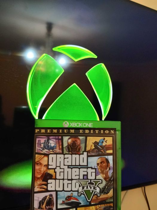 Xbox one s ,plus GTA 5  schimb și cu iPhone