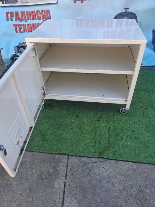 Шкаф за инструменти