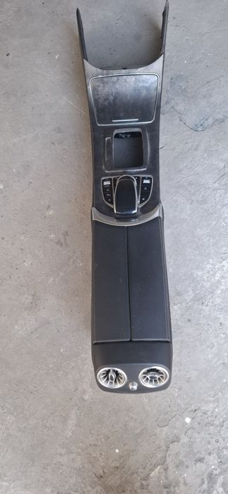 Продам бар от мерседеса w205 то что на фото.бар сотилади расмдиги бар