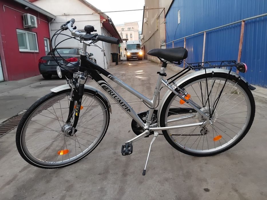 Vând bicicleta Triumph din aluminiu pentru damă