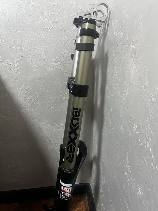 Вилка rockshox boxxer продам срочно