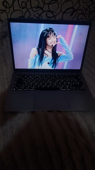 MacBook M1/8/256