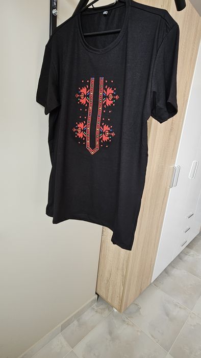 Тениски с народни мотиви