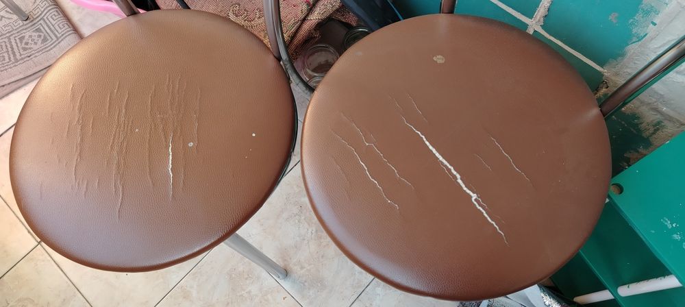 Продам стол со стульями!