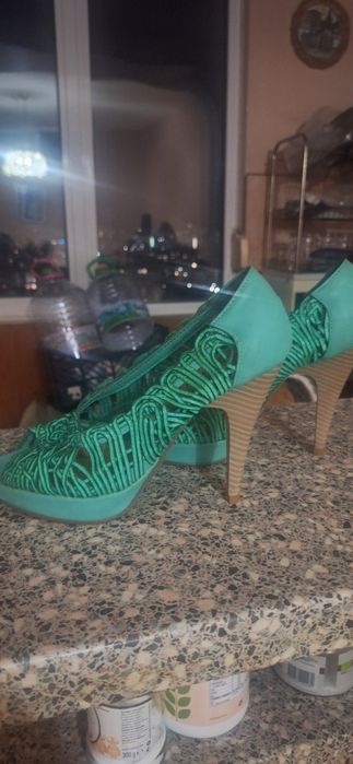 Италиански обувки и боти Zara