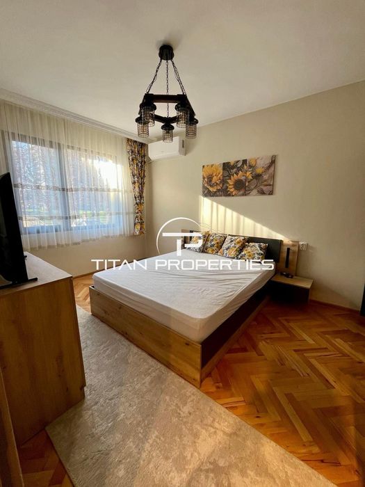 Четиристаен апартамент за продажба в жк. Христо Смирненски