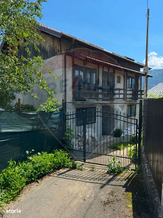 Casă cu potențial uriaș în Bușteni - LA ROSU !