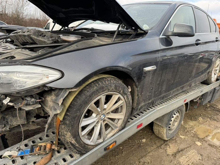 dezmembrez bmw F10 F11 520d culoare B90 gri închis Sophistograu motor impecabil km reali 185000 km cutie manuală 6 trepte uși ușa stângă aripa capota portbagaj interior bej crem