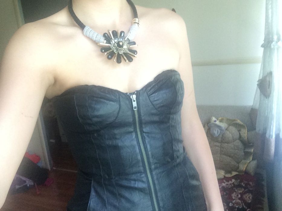 Продам коктейльное кожаное  платье