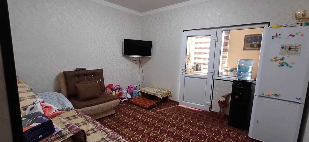 Kvartira sotladi srochna arzon