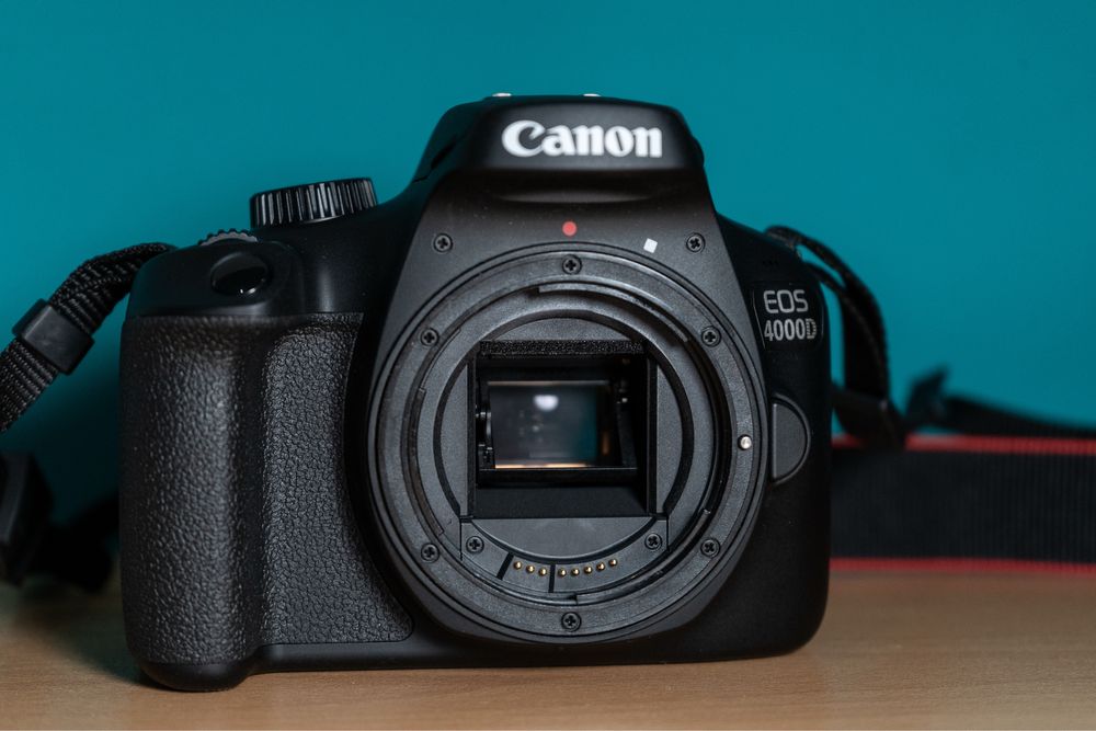Canon EOS 4000D – DSLR