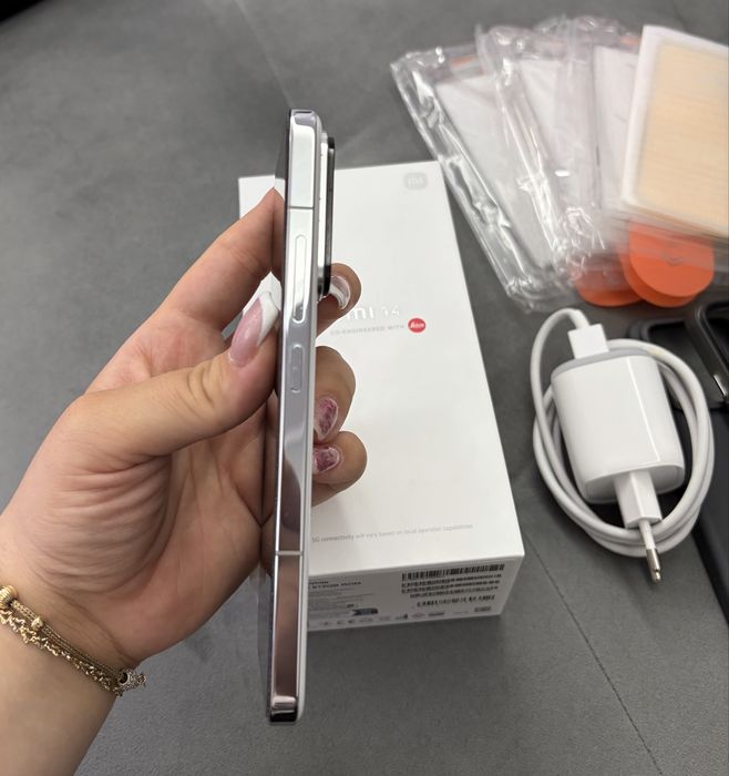 Xiaomi 14  + смарт часовник