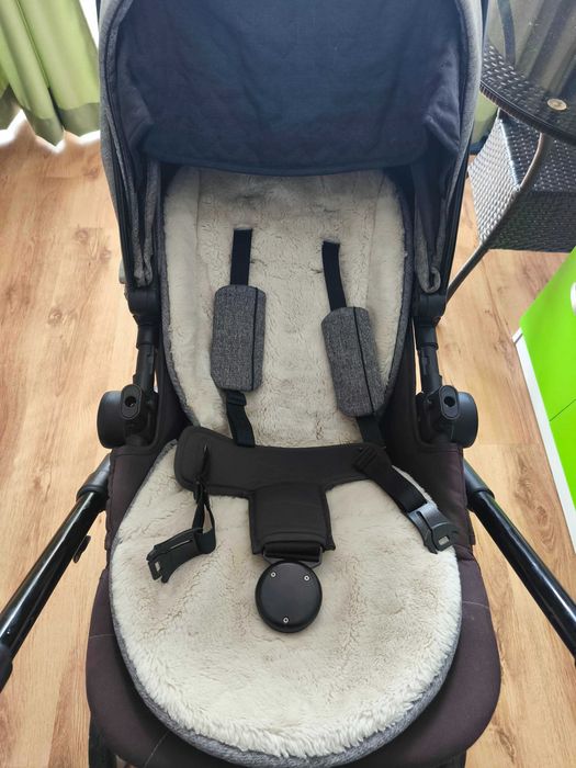 Комбинирана бебешка количка Silver Cross Special edition с летен и зимен кош