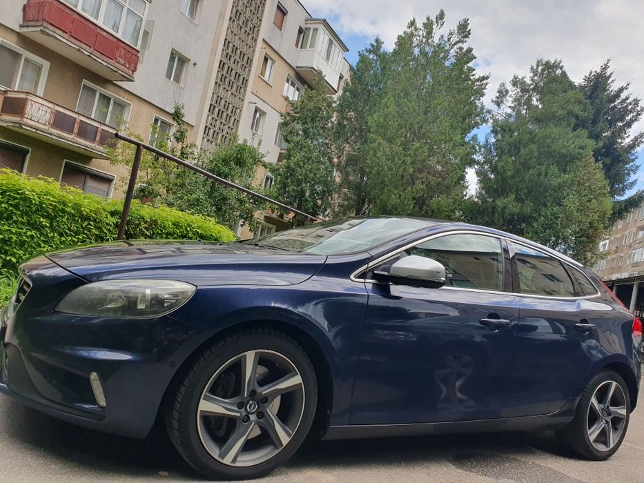 Volvo V40 D4 2014 R-design 190 cp