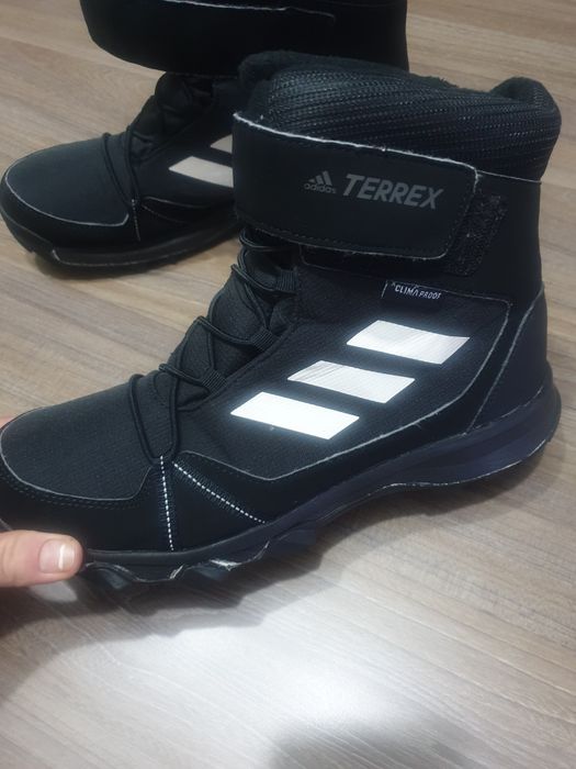 Зимни ботуши адидас