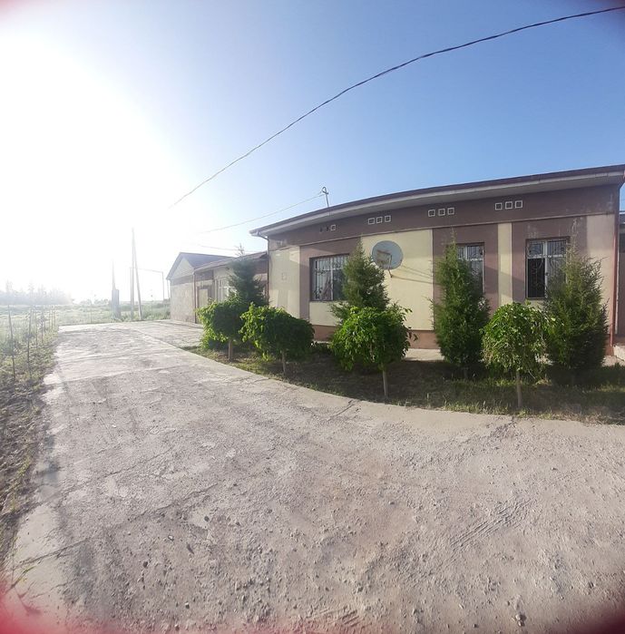 Коттедж , В Ахангаране.