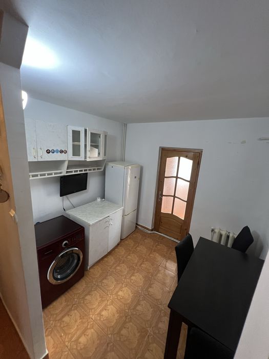 Inchiriez apartament 2 camere zona cartier