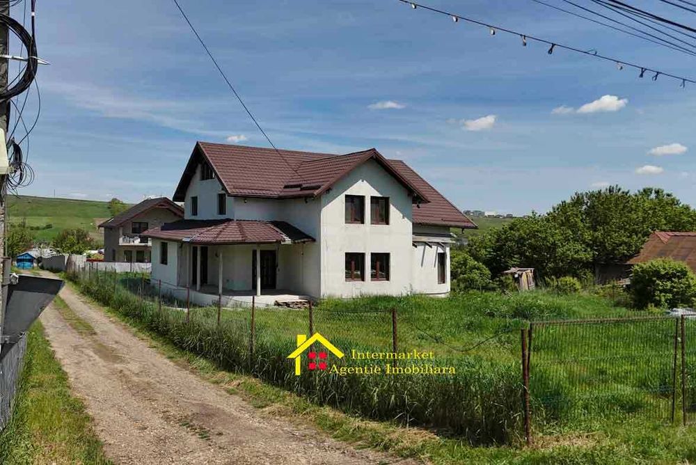 Casa tip vila de vanzare