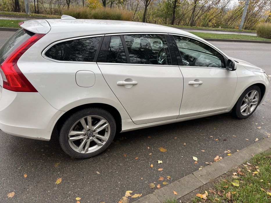VOLVO V60 2013 — imagine 3