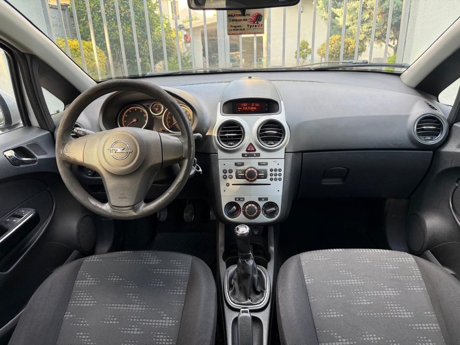 Opel corsa 2012 Euro 5 1.4 Benzina 150.000 KM Carte service