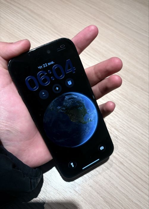 Продам. айфон 15