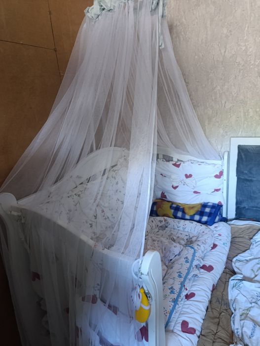 Кроватка для новорожденных