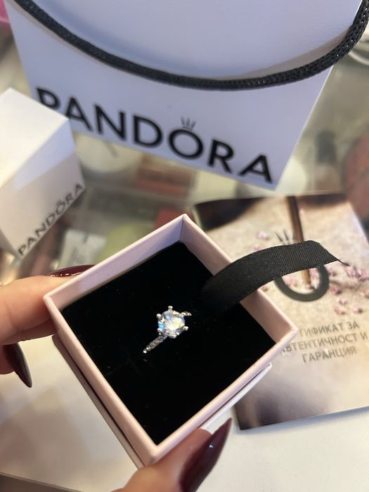 Сребърен пръстен с кристали от PANDORA