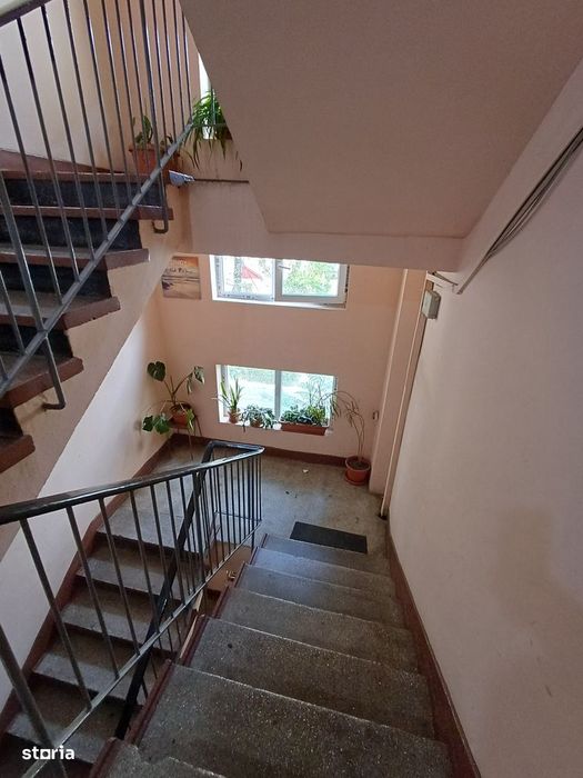Apartament 2 camere etaj 2 de vânzare Rogerius,zona Perla (Proprietar)