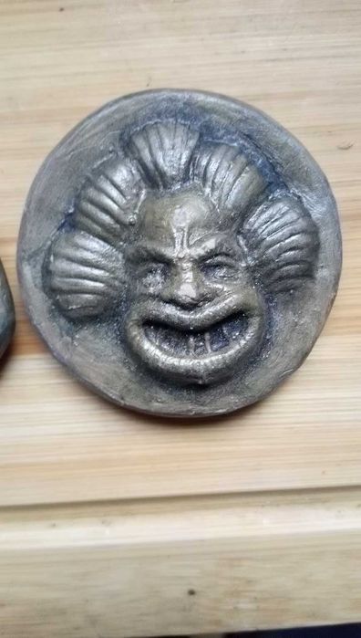 Три ръчно изработени керамични магнита за хладилник - Театрални маски