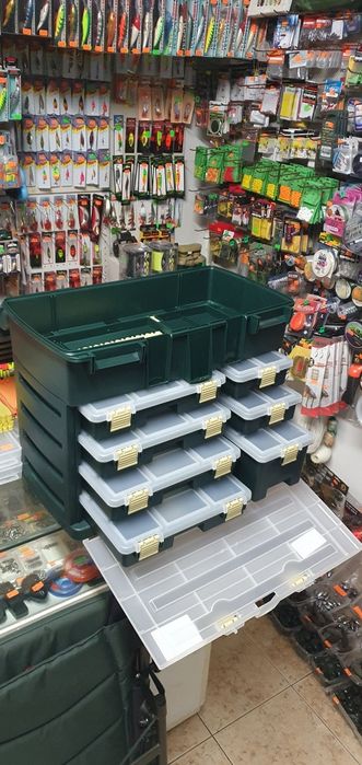Голям куфар за риболовни принадлежности NEU BOX