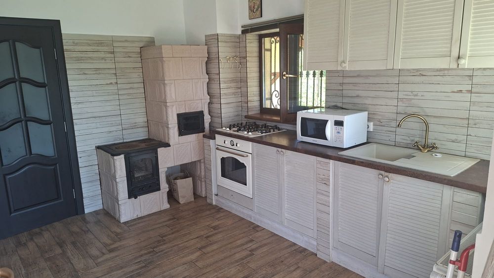 Inchiriez casa cu 3 camere in Cornu de Jos (Campina)