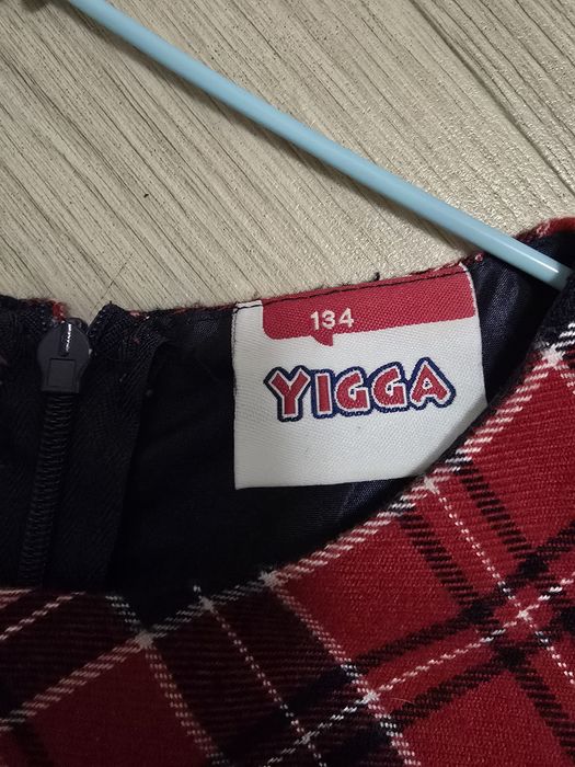 Продам красивое платье на девочку