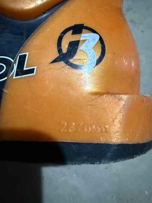 детские горнолыжные ботинки