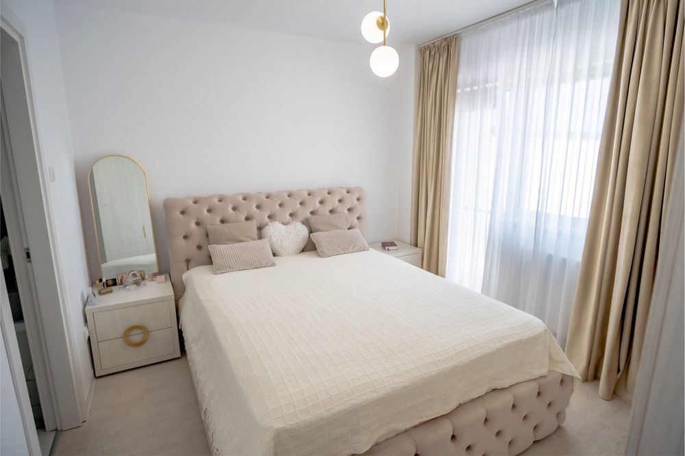 Inchiriez apartament 3 camere tip Penthouse