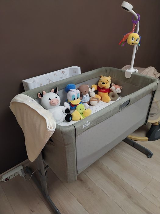 Joie roomie glide next to me + подарък